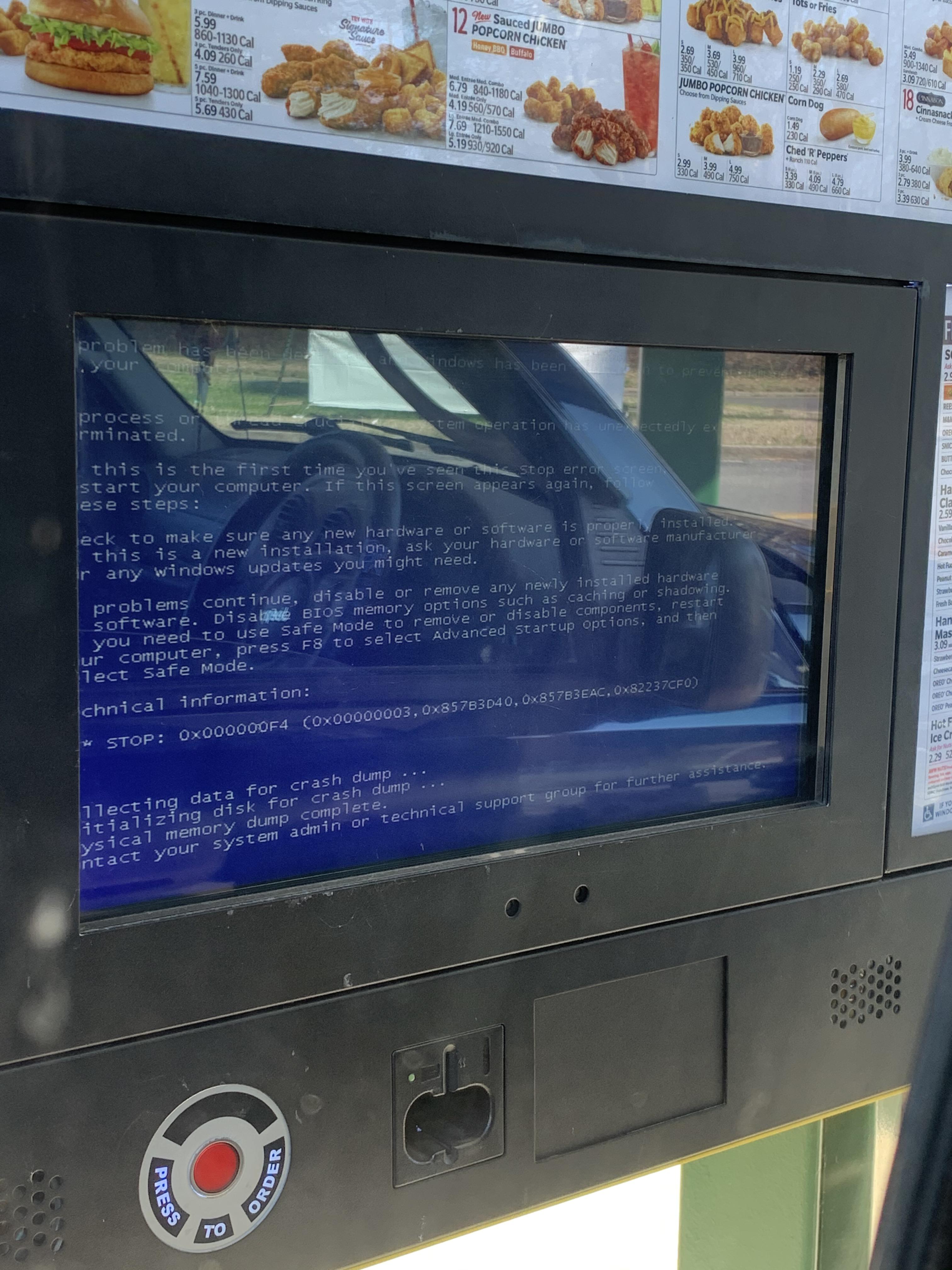 You Can Thank Bill Gates for These Errors on Car Screens and Billboards - autoevolution