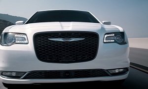 Game of Thrones Star Peter Dinklage Says the Chrysler 300C Is a Trophy – Video
