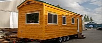 Garry Oak Tiny Home Is a Love-It-or-Hate-It Unit With Modern and Classy Interior Living