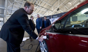 GE Unveils First Charging Station on Purdue University Campus