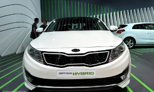 Geneva 2011: Kia Optima Hybrid <span>· Live Photos</span>