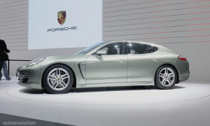 Geneva 2011: Porsche Panamera S Hybrid <span>· Live Photos</span>