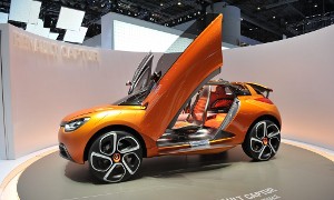 Geneva 2011: Renault Captur Concept <span>· Live Photos</span>