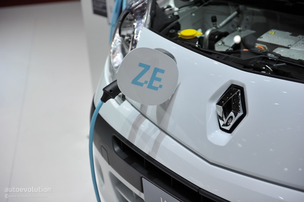 Renault Kangoo ZE charges in Geneva