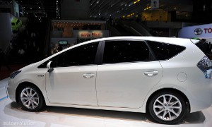 Geneva 2011: Toyota Prius+ MPV <span>· Live Photos</span>