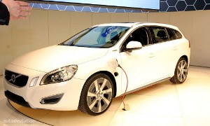 Geneva 2011: Volvo V60 Plug-in Hybrid <span>· Live Photos</span>