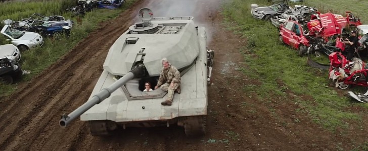 Geri Halliwell goes car-smashing with a tank, makes it all about Girl Power