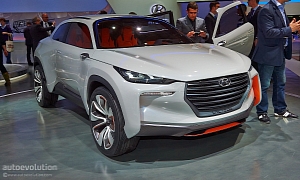 German-Designed Hyundai Intrado Concept Hints at Future Crossover SUV <span>· Live Photos</span>