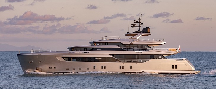 The H1 is the only yacht of its size boasting a huge owner's apartment