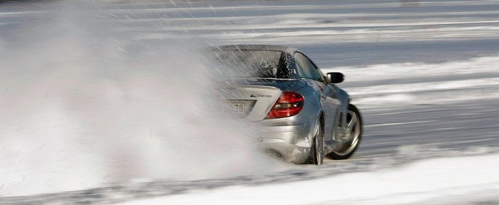 Drifting around in the snow can be much fun. This kind of fun is also potentially deadly, so think about it.