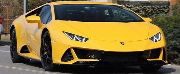 Giallo Inti Lamborghini Huracan Evo