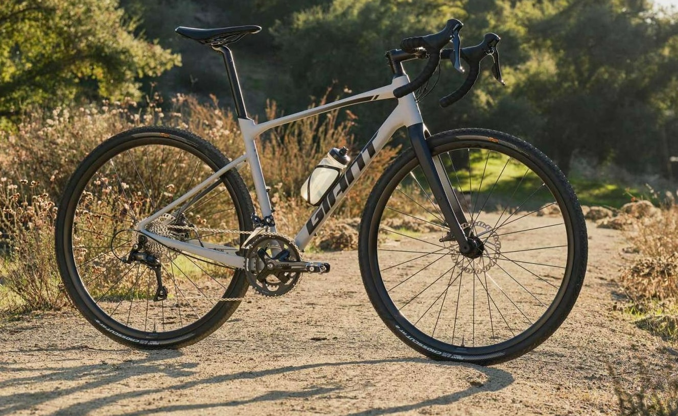 Giant's Revolt 2 Gravel Bike Proves You Don't Need Tons of Cash To Ride