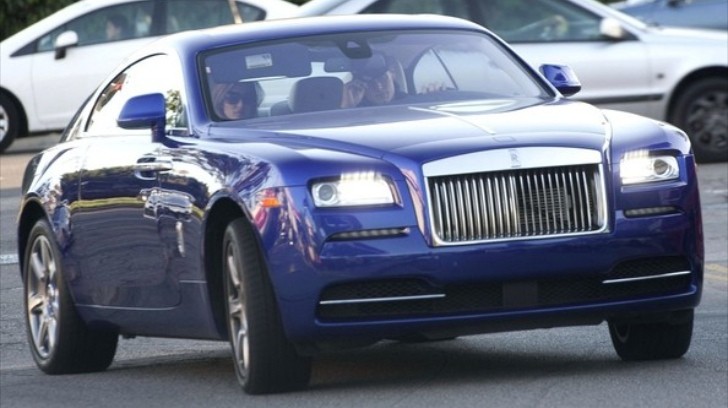 Gisele Bundchen and Family in Roll Royce Wraith