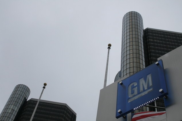 GM to buy back US shares