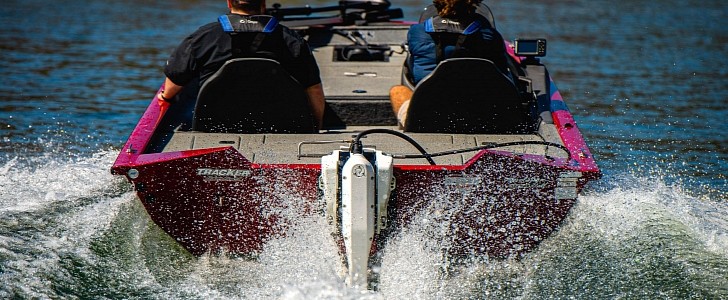 The Pure Outboard electric motor from Pure Watercraft