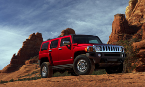 GM Recalls Over 164,000 Hummers H3 and 40,000 Corvettes