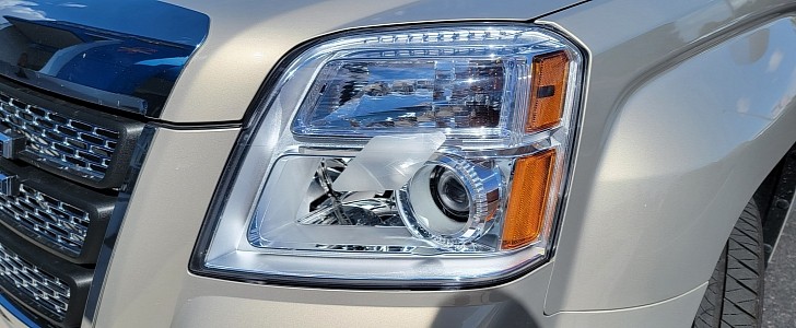 GM solves the 2010-2017 GMC Terrain headlights glare recall with a piece of tape