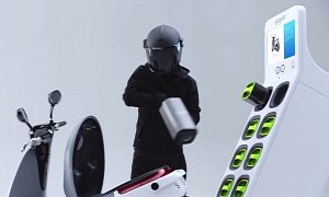 Gogoro Electric Scooter Offers Easy, Fast battery Swap