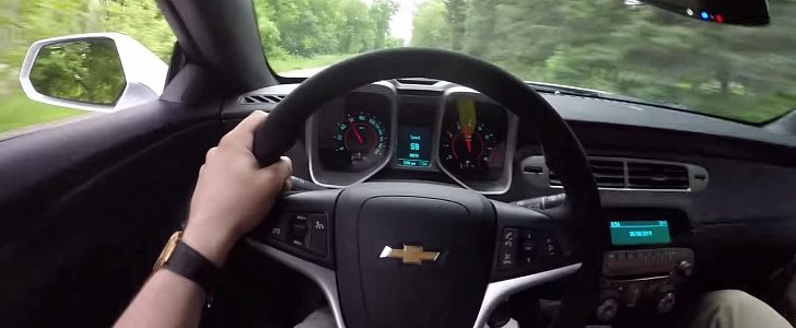 Chevrolet Camaro Z28 at 59 mph