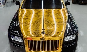 Gold Chrome and Black, Versace Rolls-Royce Looks Like a True Fashionista Epitome