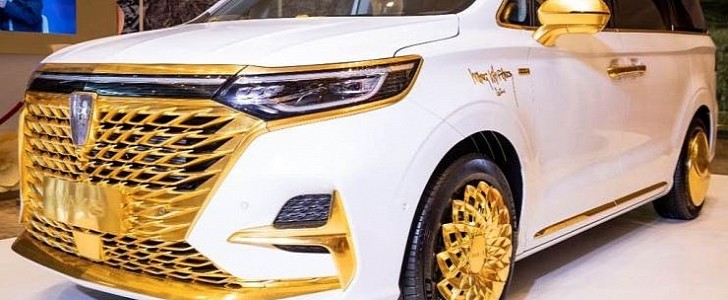 Gold-plated Roewe iMAX8 by Wang KaiFang is a one-off, but still questionable 
