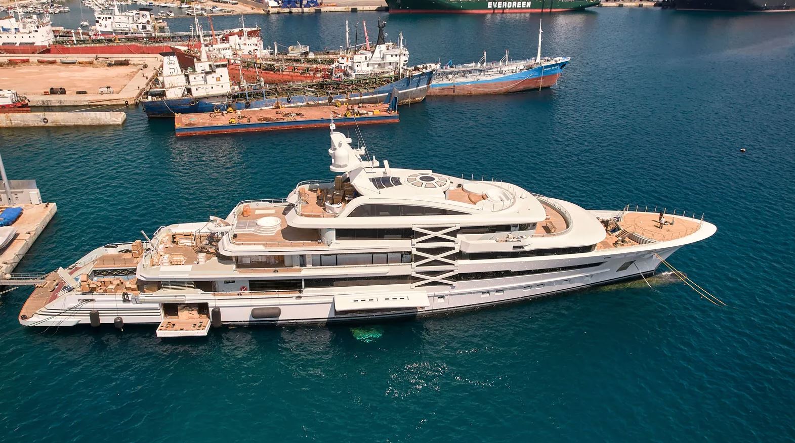 golden yacht qatar