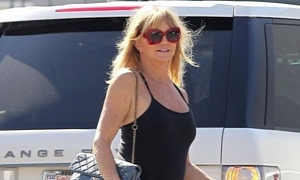 Goldie Hawn Knows How to Rock a White Range Rover