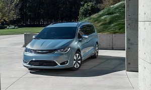 Google and FCA Confirm Partnership, Will Build Self-Driving Chrysler Pacifica