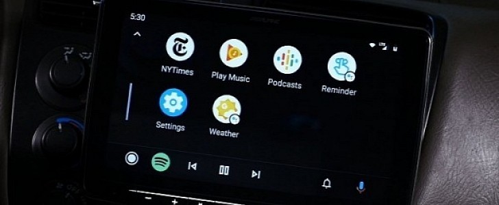 The bug has been fixed in Android Auto 6.1