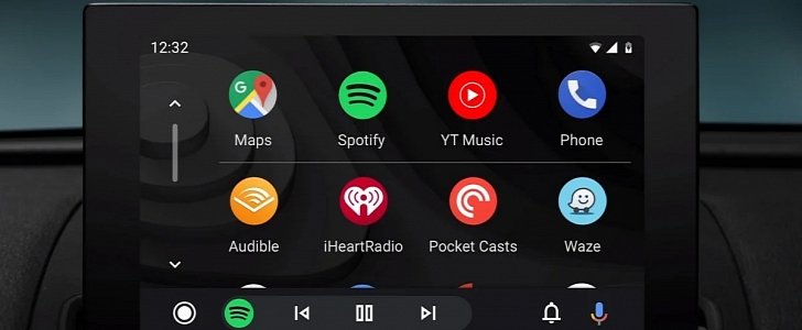 The issue also happens in the latest Android Auto version