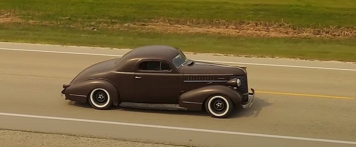 1938 Pontiac Deluxe hot rod