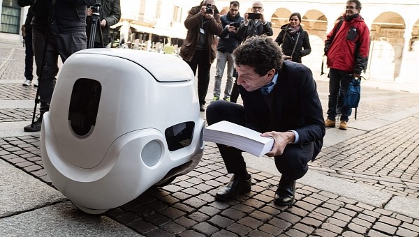 The YAPE robot is being tested in the Greek city of Trikala for deliveries