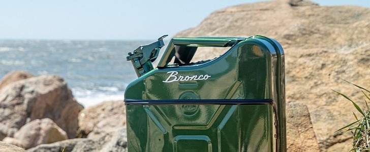 Green-Colored 2022 Ford Bronco teased via Camera Can by Bronco