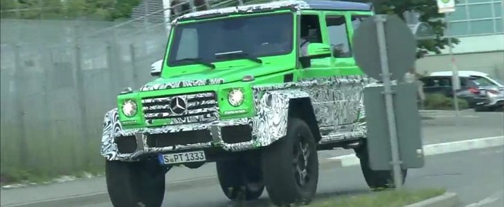 Green G500 4×4² Nonchalantly Drives Through Stuttgart - Video