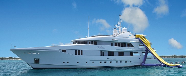 Rhino is a luxurious American-built yacht with two jacuzzis and five staterooms