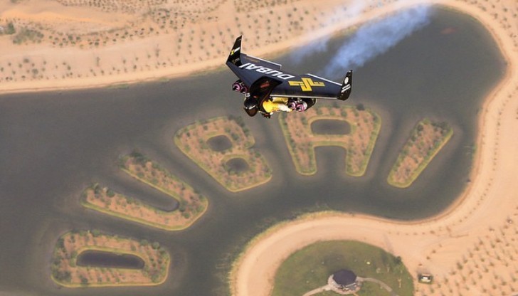 Guinness Record Holder “Jetman” Takes Over the Skies of Dubai