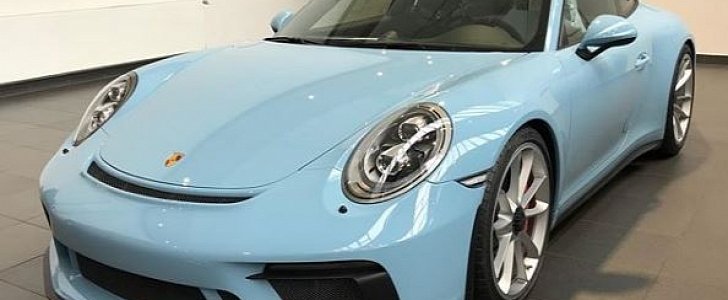 Gulf Blue 2018 Porsche 911 GT3