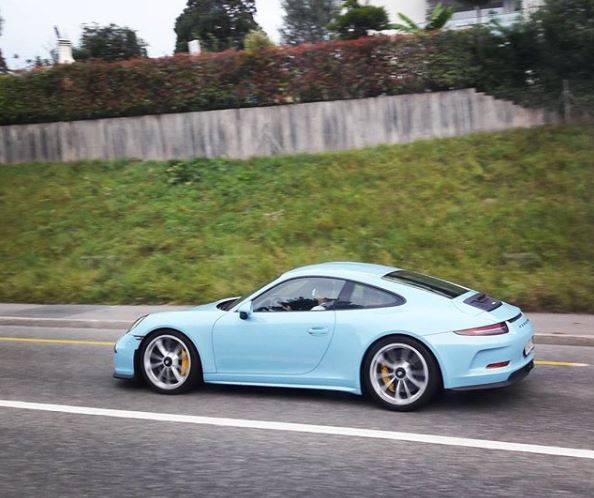 Gulf Blue Porsche 911 R Is a Stripeless Sensation in Switzerland ...