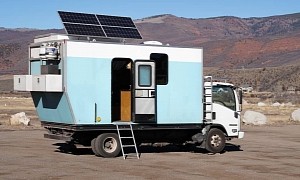Guy Builds Practical Tiny Home With Amazing Layout on Top of a Flatbed Truck