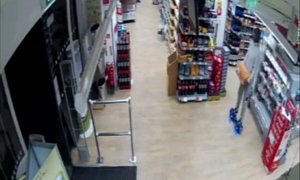 Guy Shoplifting on a Hoverboard Isn’t Helping the Transportation Device’s Case