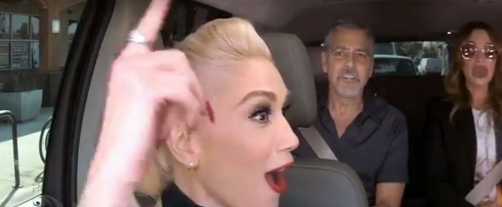 Gwen Stefani Sings "Hollaback Girl" with George Clooney and Julia Robers in Car