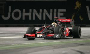 Hamilton Wins Singapore GP
