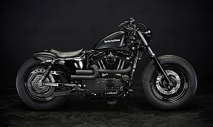 Harley-Davidson Dark Side Can Roam Invisible at Night, Roar Probably Gives It Away