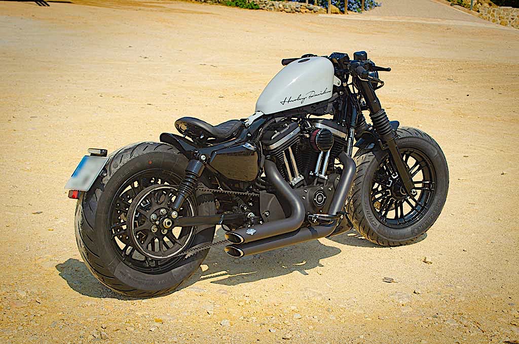 Harley-Davidson Forty-Eight Is a Girl's Bobber, HD Tank Lettering Looks  Like an Autograph - autoevolution