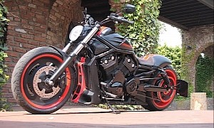 Harley-Davidson Night Rod Is One Big Red Stripe From Head to Toe
