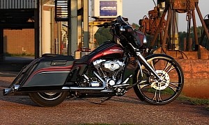 Harley-Davidson Red Bagger Looks Custom, Should Feel Standard Street Glide