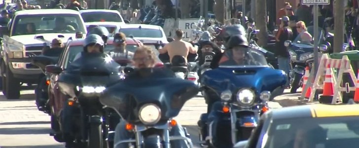 Bikers still attend Daytona Bike Week against recommendations from local authorities