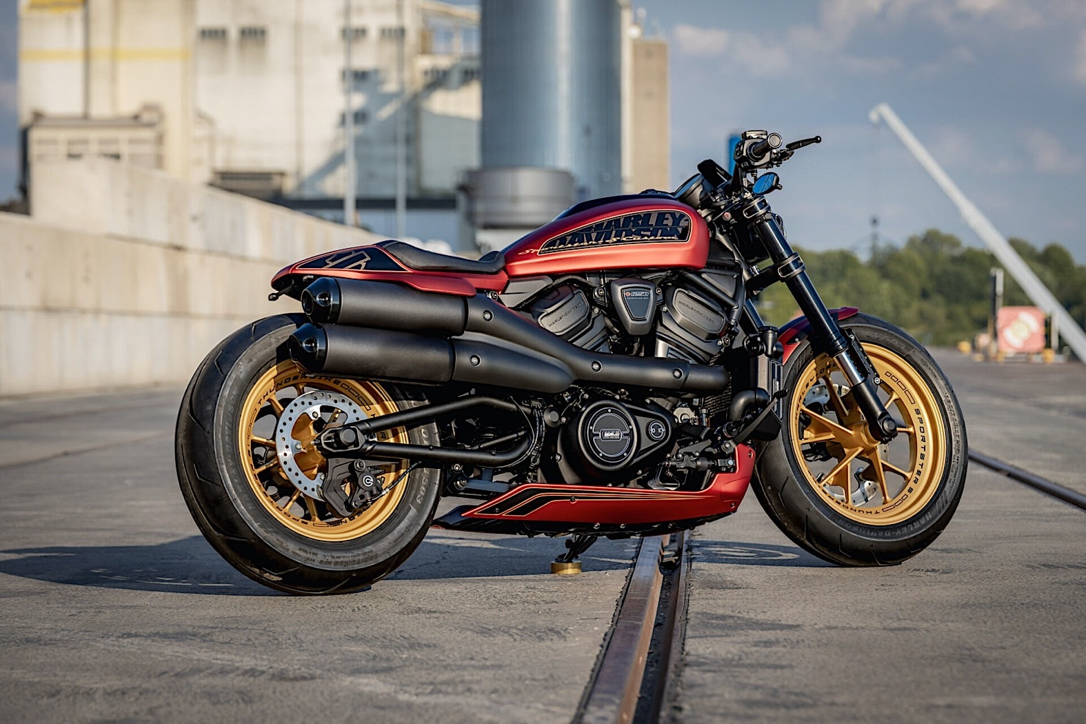 Harley-Davidson Sportster SPS 1250 Looks Like That Firefighting Tank, Only  on Two Wheels - autoevolution