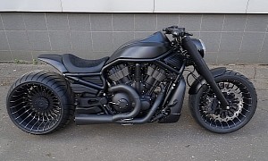 Harley-Davidson V-Rod Flaunts Brutal Rear Wheel, Front One Isn’t Too Shabby Either