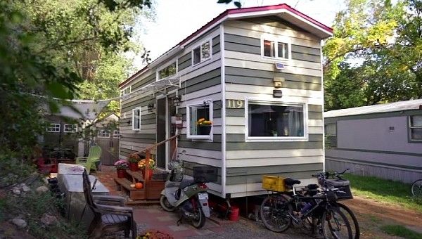 28-ft-long tiny home Harmony Haven boasts a cozy interior packed with amenities